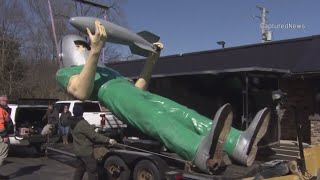 Iconic Gemini Giant statue is on the move in Wilmington, Illinois