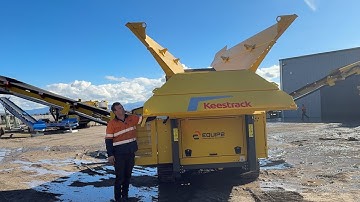 How do you unfold and fold up the Keestrack K3?