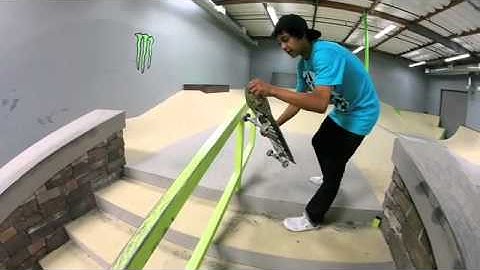 How to nosebluntslide with CHAZ ORTIZ