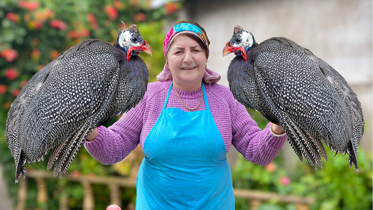 Бабушка Жарит Легендарную Цесарку в Тандыре: Идеальный Результат Вас Шокирует!