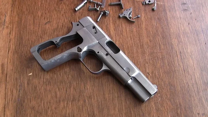 Guide: Rostblåsning av Hi-Power-pistol - Del 1 - Avlägsnande av gammalt lack