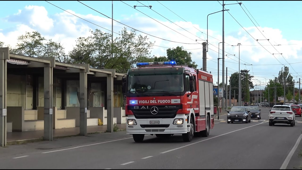 PASSAGGIO APS ACTROS VIGILI DEL FUOCO PARMA IN SIRENA