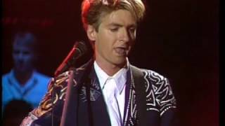 Watch Crowded House Recurring Dream Remastered video