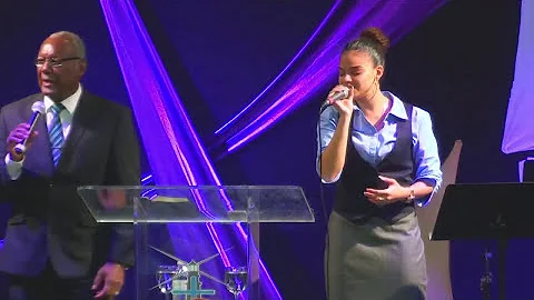 Pastor Alejandro Saldaa predica del 10/4/15
