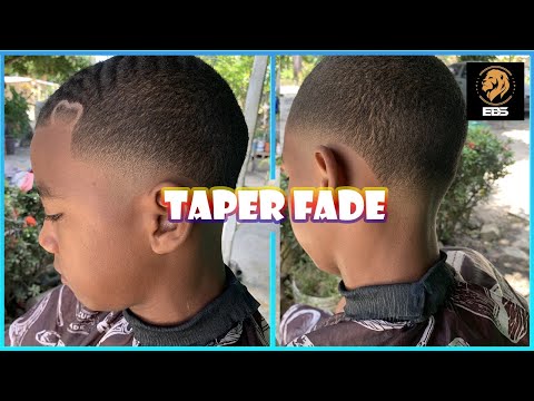 Un poco de taper fade con un pequeño diseño a pedido por el cliente💈