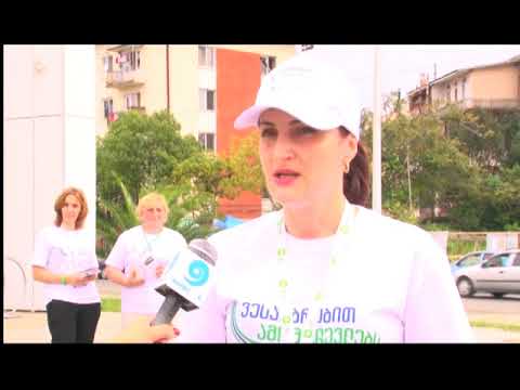 ფოთის საოლქო კომისიის წევრები მოსახლეობის ინფორმირებას ახდენენ 14 09 18