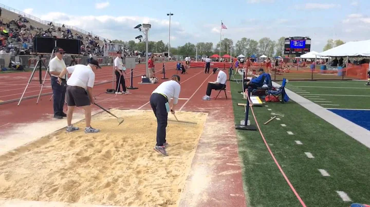 Annville-Cleona'...  Reagan Hess competes in distr...