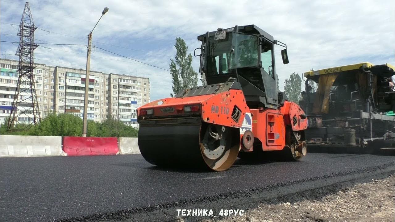 Каток катает асфальт