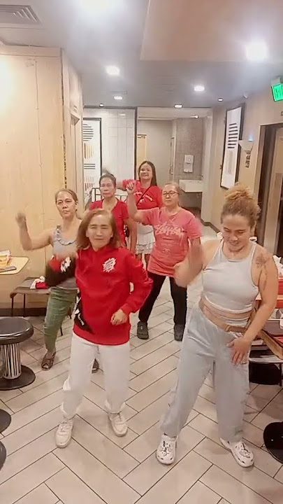 kumain lang pagkatapos mag dance caroling papawis na anman mga walang kapagurang mga lolas