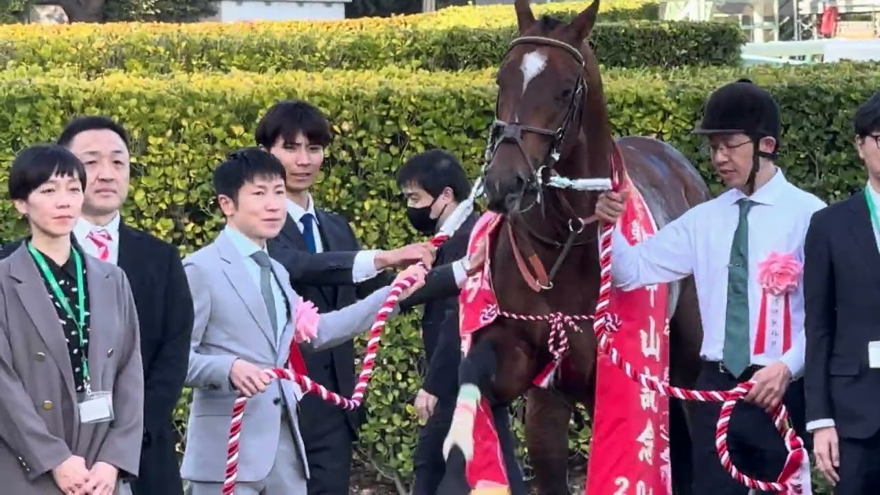 中山記念、口取り撮影と表彰式の様子