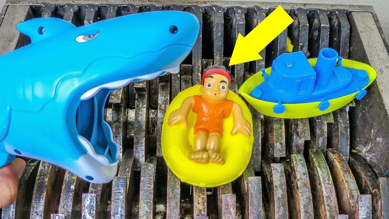 animal planet shark toys Sharks and Swimming Boy Shredded! Wind-Up Water Boats Toys Mecard Slime Destroyed! What's Inside?