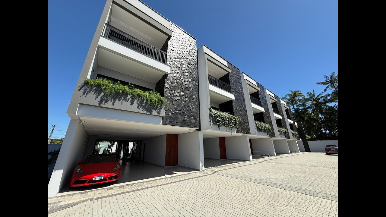 Venda - Casa com 3 quartos no Glória em Joinville