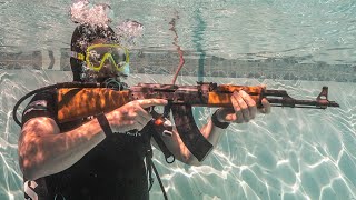 Firing an AK47 Underwater Resimi