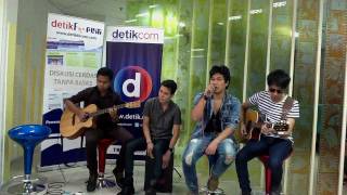 Video voorbeeld van "Hargai Aku  - Band ARMADA  [ #LiveChatkustik @detikforum 05 ]"