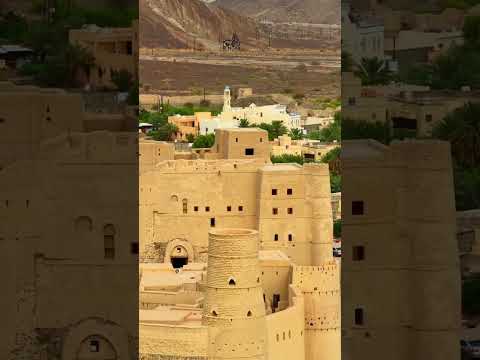 قلعة بهلاء إحدى القلاع الشهيرة بسلطنة ع مان تتميز بموقعها الاستراتيجي على قمة جبل عالي OMAN