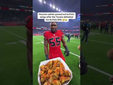 Gloves on with sauce 😮 (via @houstontexans/TT)