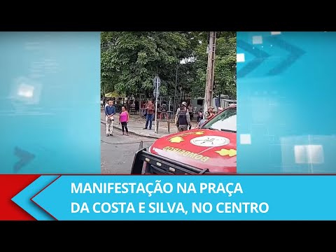 Manifestação na Praça da Costa e Silva: vendedores pedem permanência de embarque de passageiros