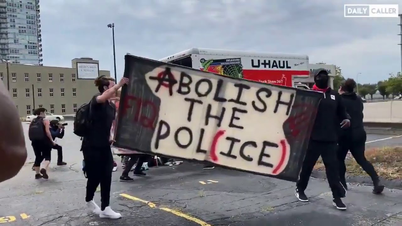 Antifa Blm Thugs Unloading Pre Made Protest Materials From A U Haul In Louisville Breonna Taylor Youtube