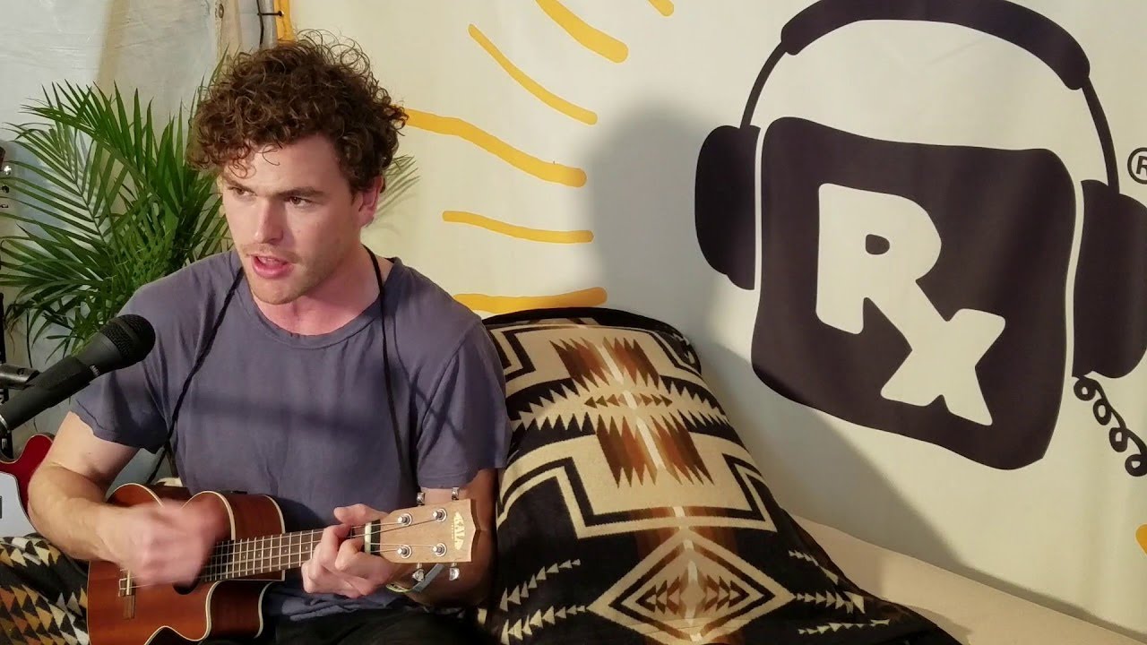 Vance Joy performs "Riptide" in bed | 