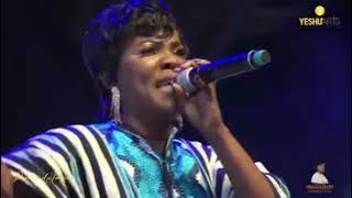 Les temps forts avec la chantre Clara Blon au palais de la culture de Treichville