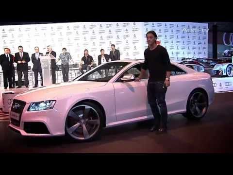 Jogadores Do Real Madrid Recebendo Carros Da Audi Youtube