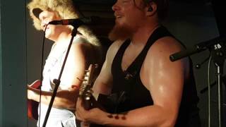 Video thumbnail of "Steve 'n' Seagulls - Self esteem (live)"