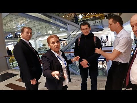 Банда ВОСЬМИ быдловатых охранников VS ВОЛОДЯ . Нападение охраны магазина ZARA в ТЦ Метрополис