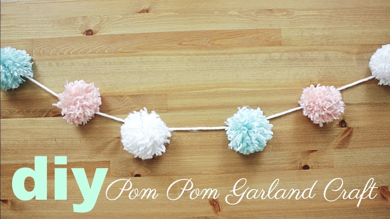 Green Pom Pom Garland-Chunky Yarn-Pom Pom Garland-Christmas Decor-Birthday Backdrop-Party Decor-Nursery Decor-Photo Backdrop-Pom Poms