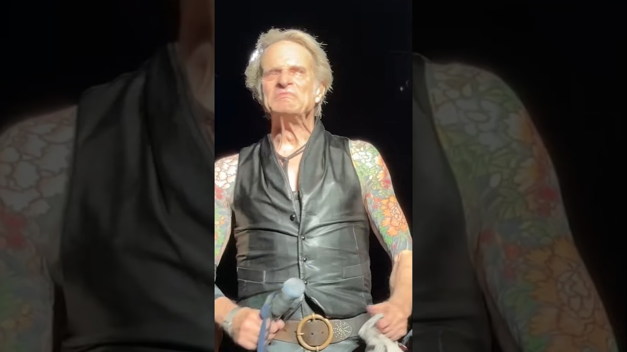 Ver David Lee Roth Hits The High Notes in 2025 #vanhalen #davidleeroth #rocknroll no YouTube Ver David Lee Roth Hits The High Notes in 2025 #vanhalen #davidleeroth #rocknroll no YouTube