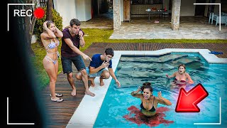 MINHA AMIGA FOI ENTRAR NA PISCINA MAS ACONTECEU UM ACIDENTE!! - TROLLANDO REZENDE [ REZENDE EVIL ]