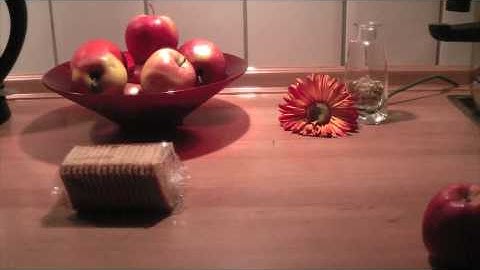 3 crackers [stop-motion]