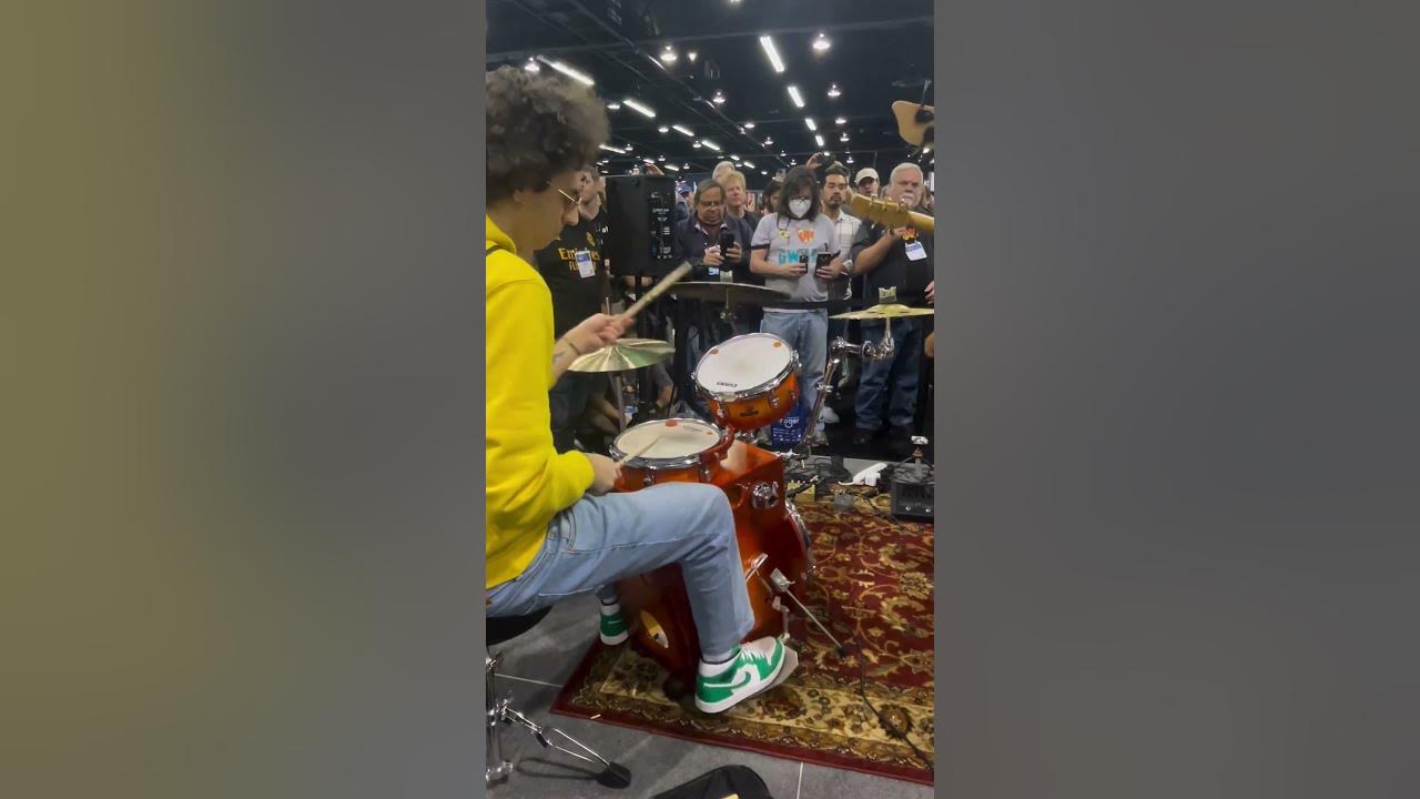 Jamming at #namm with Matteo Mancuso and Riccardo Oliva. Playing this Smackpac kit #short #namm Jamming at #namm with Matteo Mancuso and Riccardo Oliva. Playing this Smackpac kit #short #namm