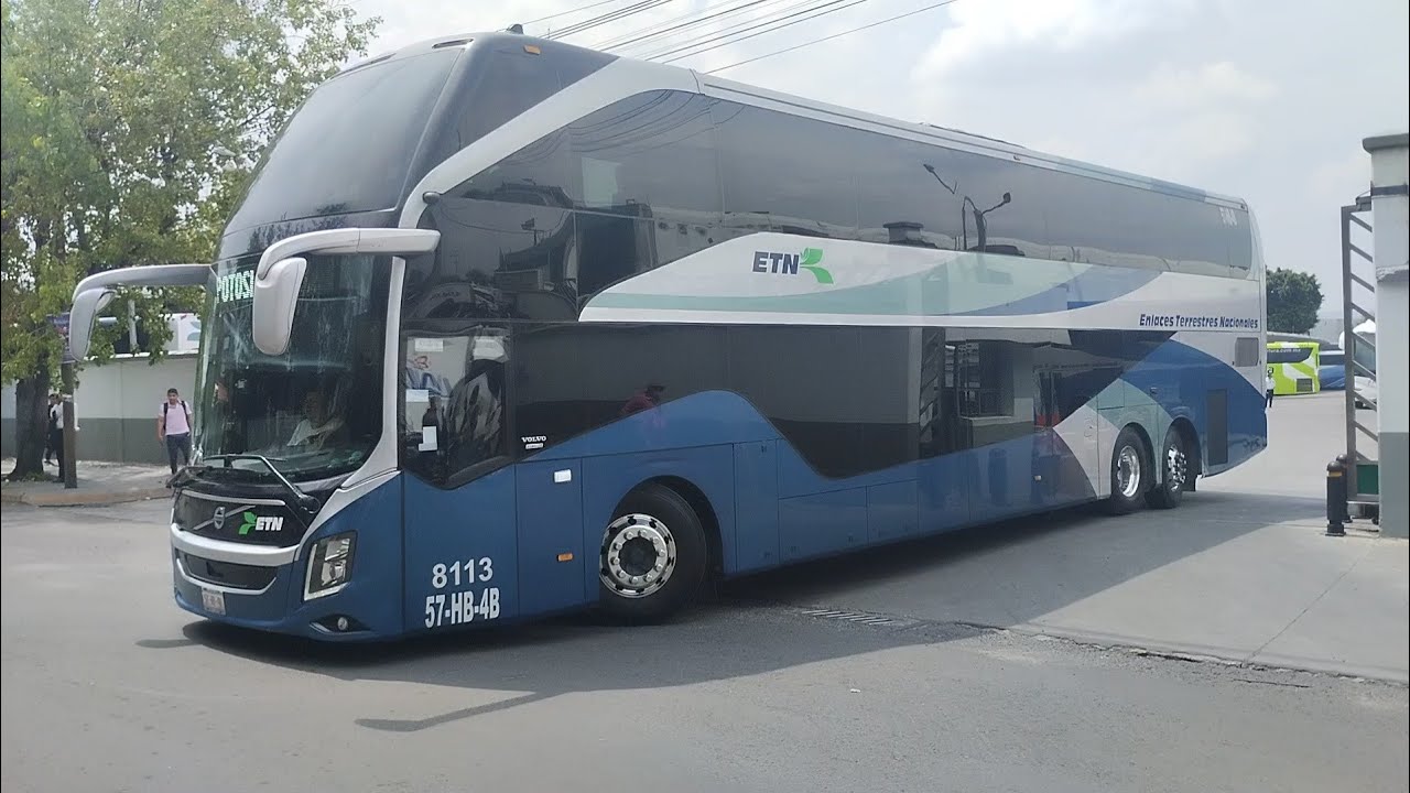 Autobús ETN saliendo de la Central del Norte