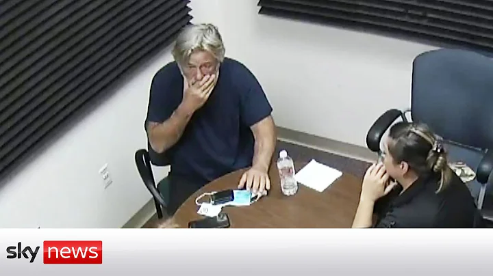 The moment Alec Baldwin is told of the death of hi...