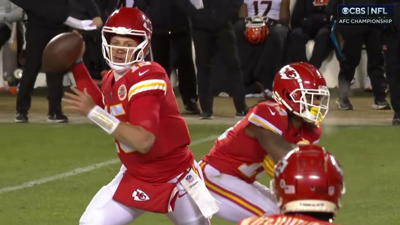 Patrick Mahomes fumbles trying to throw a pass & Bengals take over 