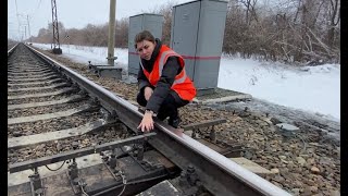 видео: Порядок действий локомотивной бригады при срабатывании УКСПС или повреждении планки нижнего габарита картинка: Порядок действий локомотивной бригады при срабатывании УКСПС или повреждении планки нижнего габарита