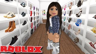 Thank you so much for 150k+ subscriberries! Today I will give you a tour of the walk-in closet/wardrobe I made on bloxburg. I made 