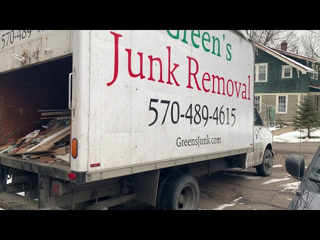 Junk Removal Trailer VS. Junk Removal Truck 🚛 - EZ CleanUp