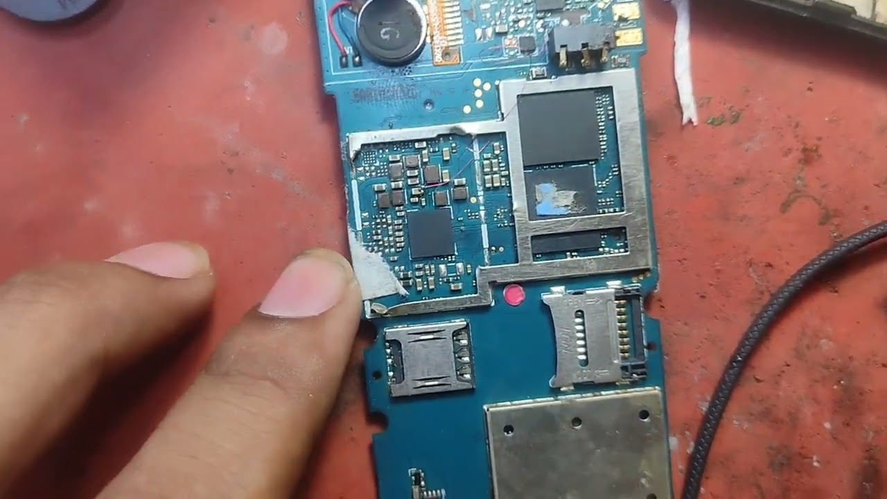 JIO F61f  power supply से ON होता है । Battery lagane se on nahin hota