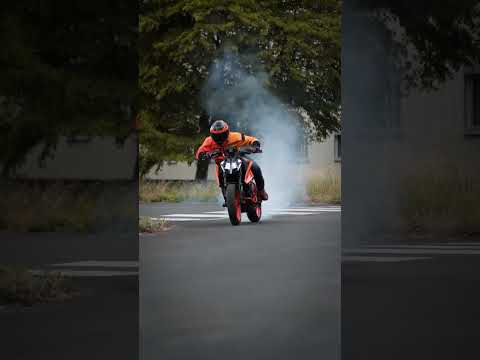 Ride a KTM DUKE? Then you need the DUKE JACKET!