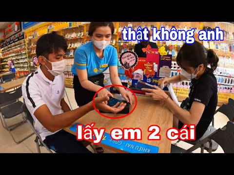 Mua 1 Lúc  2 Chiếc Điện Thoại Mới Để Tặng Team Sang Vlog