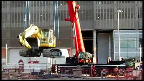 Can an excavator be used for lifting?