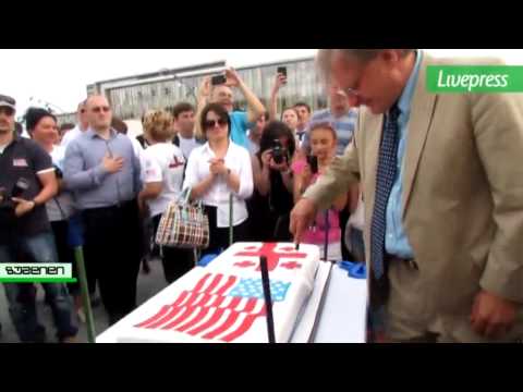 გუბერნიის და მერიის მილოცვა აშშ-ის ელჩს