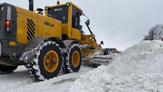 Уборка снега на Автогрейдере. Месячная норма осадков!