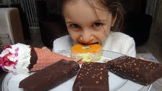 Lina Dondurma Almak İçin Annesinin Elbiselerini Eskiciye Sattı Ice Cream Funny Kids Video