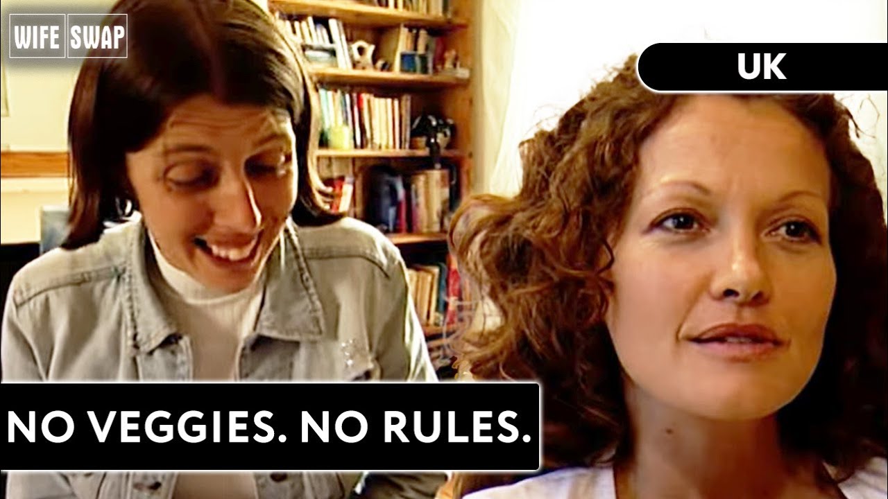 Battle of the Bosses: Healthy Mum Meets Junk Food Chaos | S02 E03 | Wife Swap UK