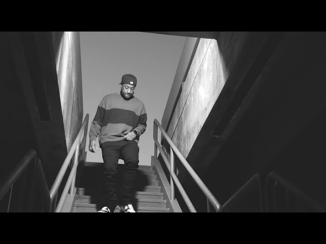 Guarda Devo Antwon "MOTION" Official Music Video su YouTube Guarda Devo Antwon "MOTION" Official Music Video su YouTube