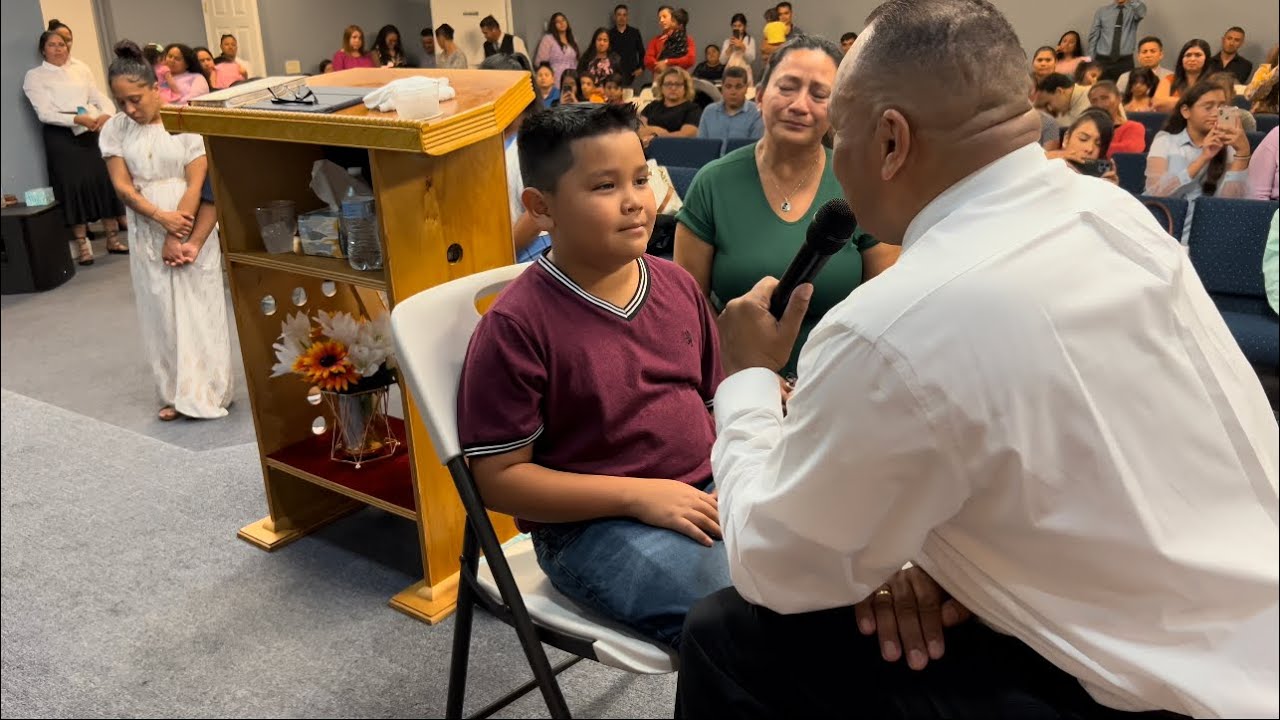 Poderoso milagro a niño con un píes más largo que el otro. Evangelista