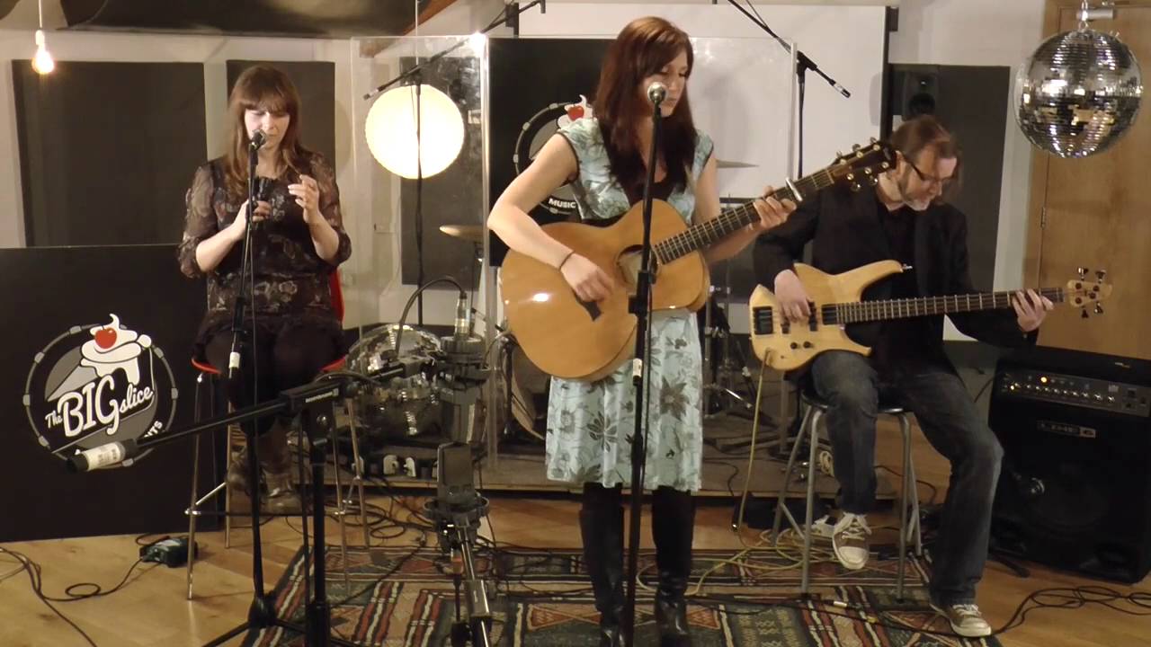 Flares by Sophia Marshall Live at SSR Manchester on The Big Slice Music Show