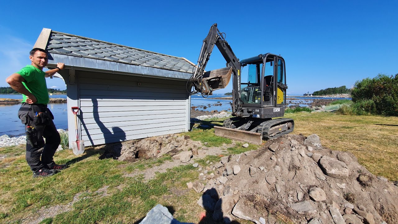 Tiny but strong - Volvo ECR25D, complete operation fixing water leak!